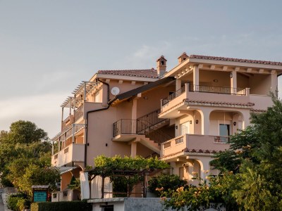 Apartment One bedroom apartment with terrace Lopar, Rab A-18388-b - Outdoor photo 8