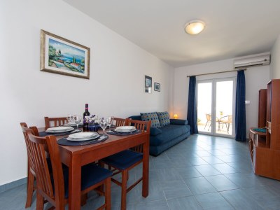 Apartment One bedroom apartment near beach Igrane, Makarska A-18069-a - Outdoor photo 10