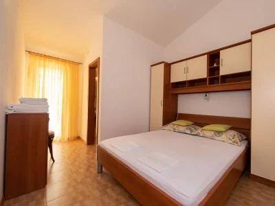 Apartment One bedroom apartment near beach Igrane, Makarska A-18069-c - Outdoor photo 12