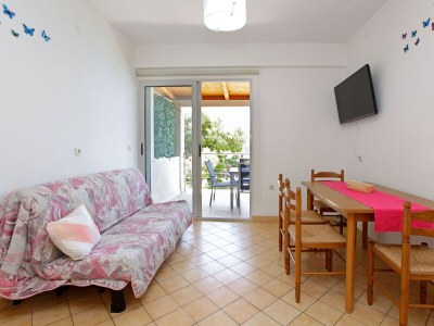 Apartment One bedroom apartment near beach Karbuni, Korčula A-18137-a - Outdoor photo 11