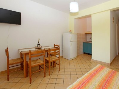 Apartment One bedroom apartment near beach Karbuni, Korčula A-18137-c - Outdoor photo 10