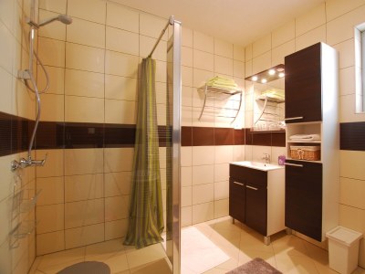 Apartment One bedroom apartment with terrace Rijeka A-18146-a - Outdoor photo 12