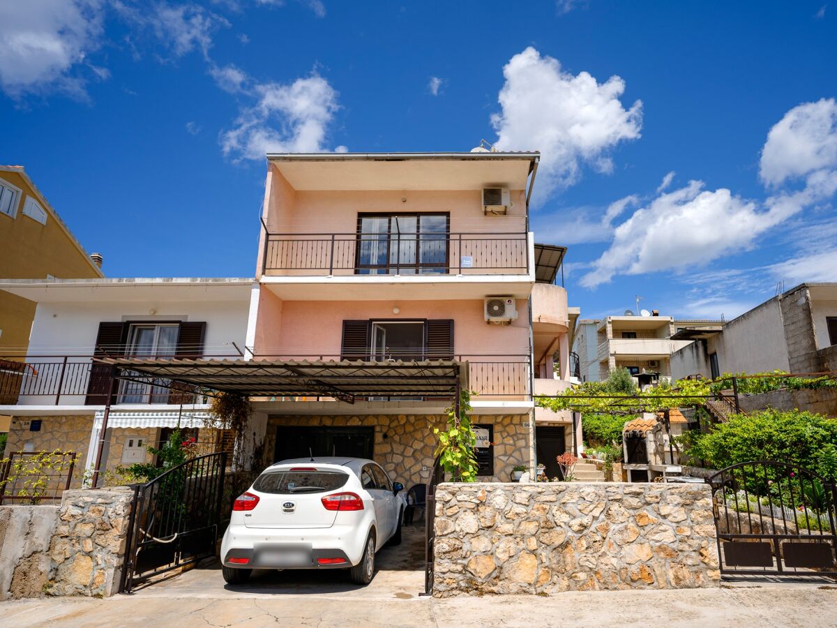 Apartment Two bedroom apartment with balcony Stari Grad, Hvar A-18458-a