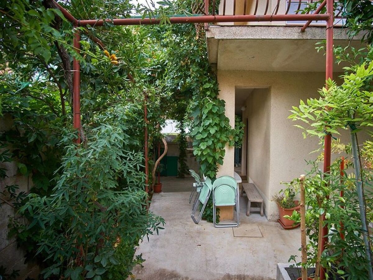 Apartment Four-bedroom apartment with balcony and sea view Vinišće, Trogir A-18225-b - Outdoor photo 4