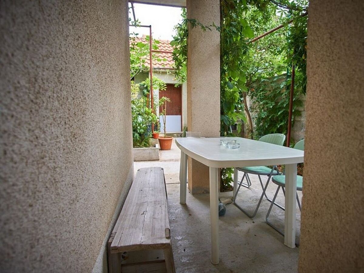 Apartment Four-bedroom apartment with balcony and sea view Vinišće, Trogir A-18225-b - Outdoor photo 5