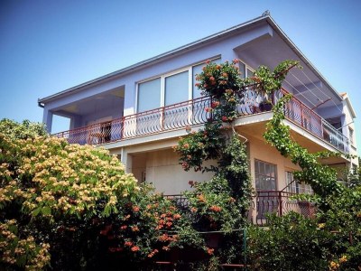 Apartment Four-bedroom apartment with balcony and sea view Vinišće, Trogir A-18225-b - Outdoor photo 2