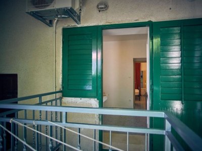 Apartment Four-bedroom apartment with balcony and sea view Vinišće, Trogir A-18225-b - Outdoor photo 7