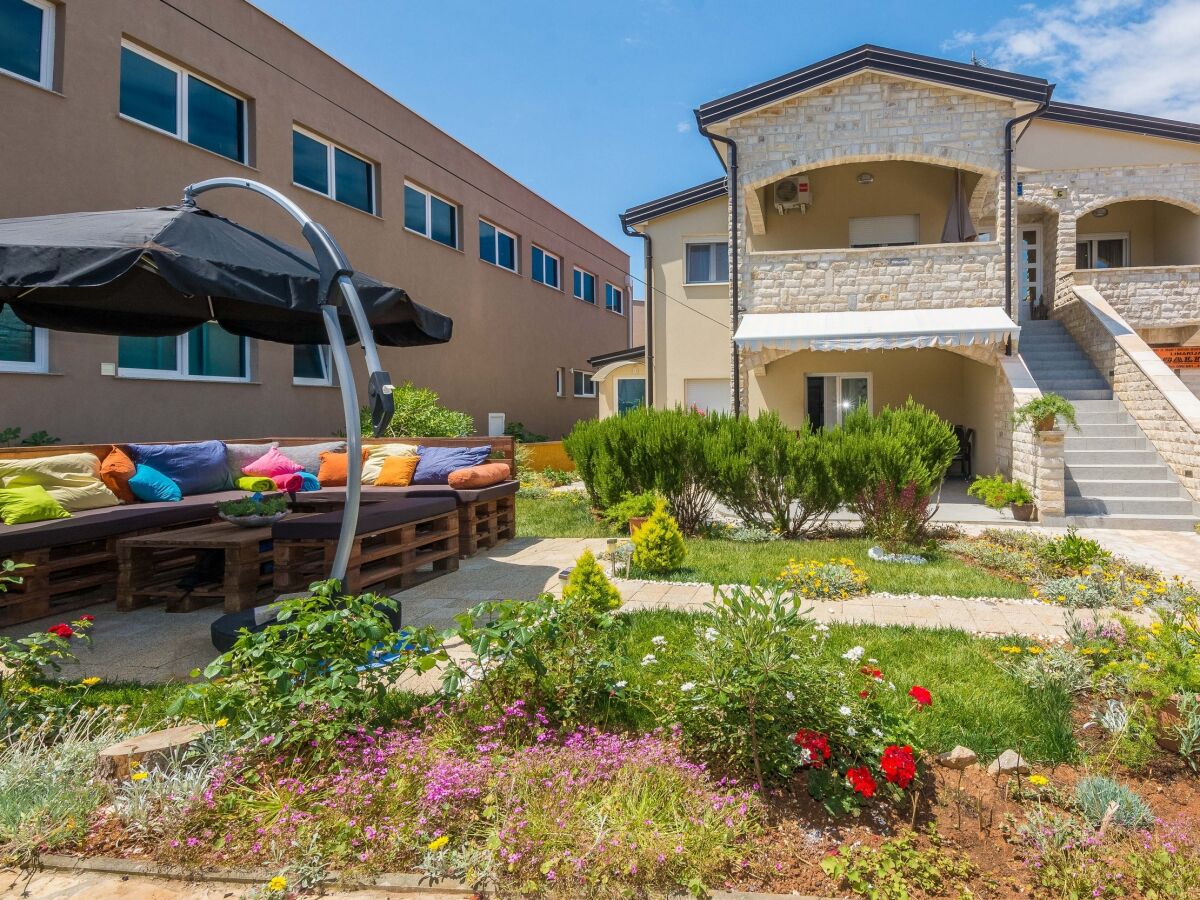 Apartment One bedroom apartment with terrace Vir A-18518-b - Outdoor photo 2