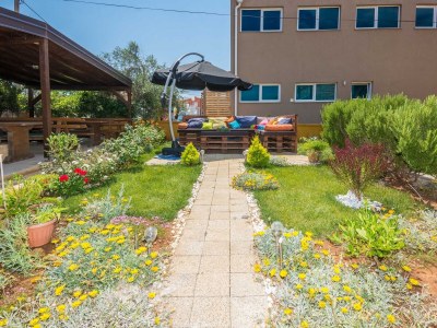 Apartment One bedroom apartment with terrace Vir A-18518-b - Outdoor photo 8