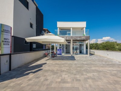 Apartment Two bedroom apartment with air-conditioning Vir A-18520-b in Vir - Apartment