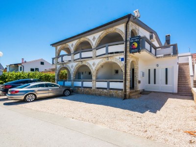 Apartment One bedroom apartment with terrace Vir A-18540-b - Outdoor photo 2