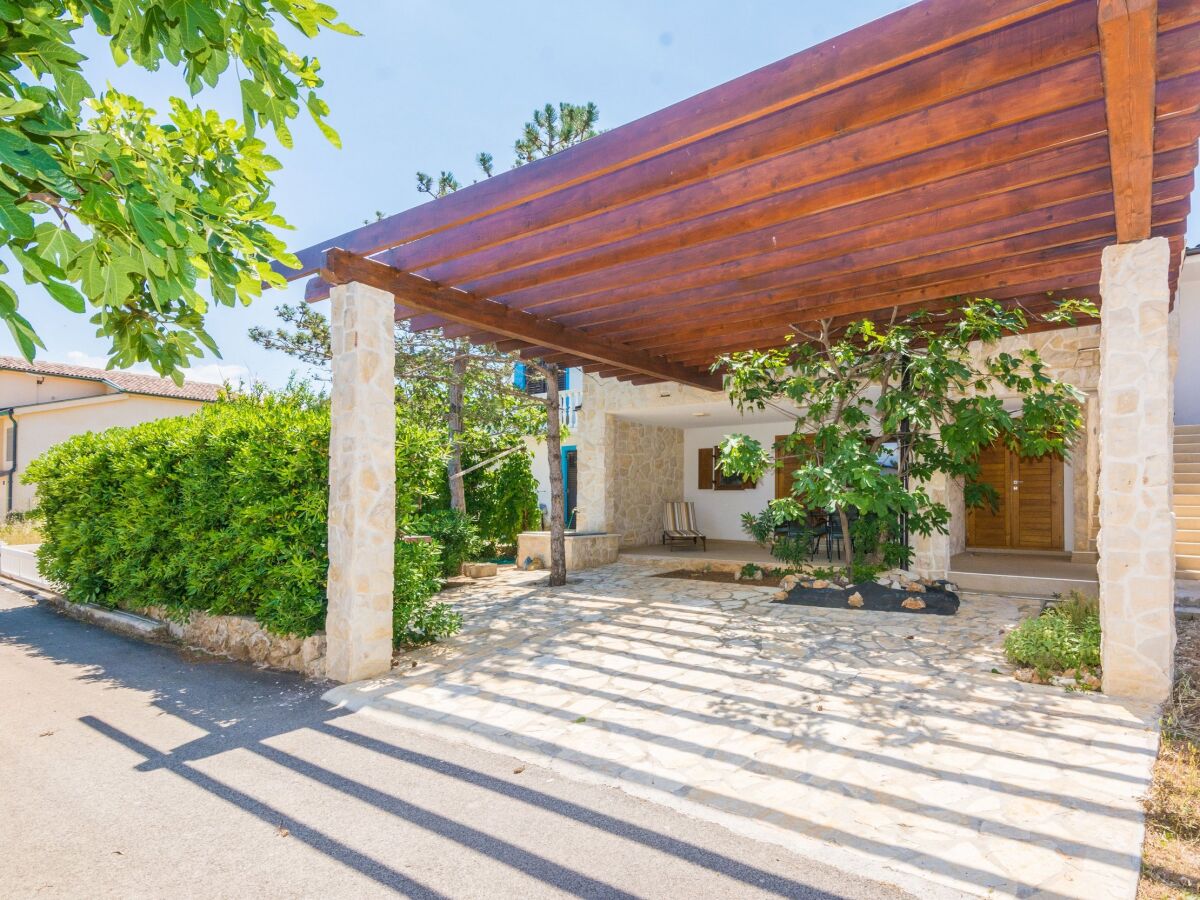 Apartment One bedroom apartment with terrace Vir A-18544-a - Outdoor photo 2