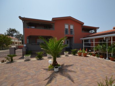 Apartment Two bedroom apartment with terrace Vir A-18562-a - Outdoor photo 2