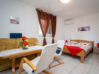 Apartment One bedroom apartment with terrace and sea view Tribanj Šibuljina, Paklenica A-17818-a - Outdoor photo 21