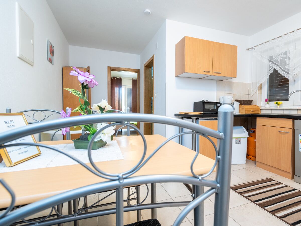 Apartment One bedroom apartment with balcony and sea view Tribanj Šibuljina, Paklenica A-17818-b