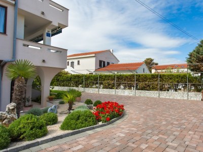 Apartment One bedroom apartment with terrace Punat, Krk A-17857-a - Outdoor photo 9