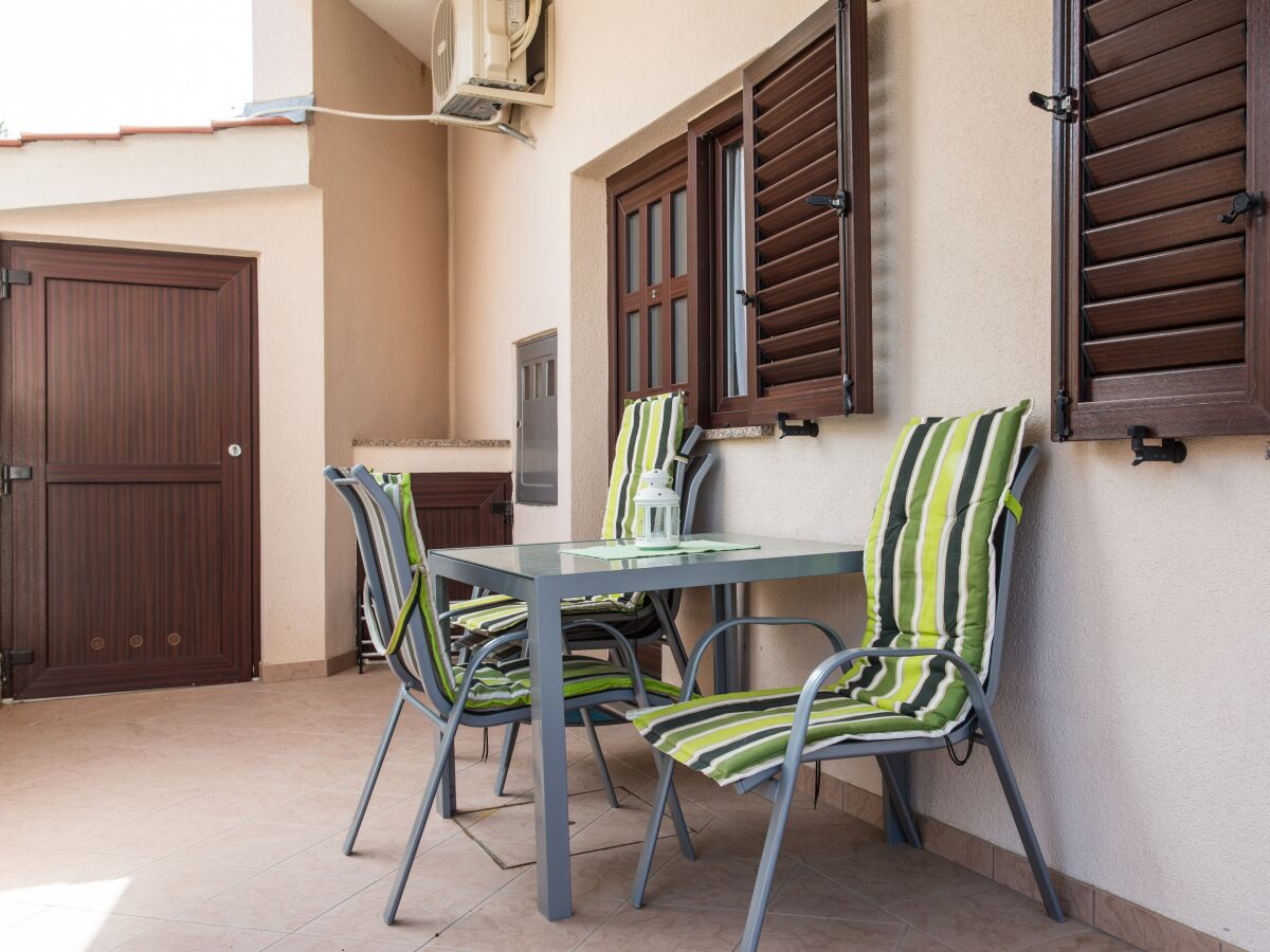 Apartment One bedroom apartment with terrace Punat, Krk A-17857-b