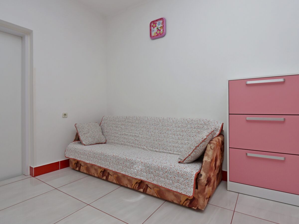 Apartment One bedroom apartment with terrace and sea view Lopar, Rab A-18001-b