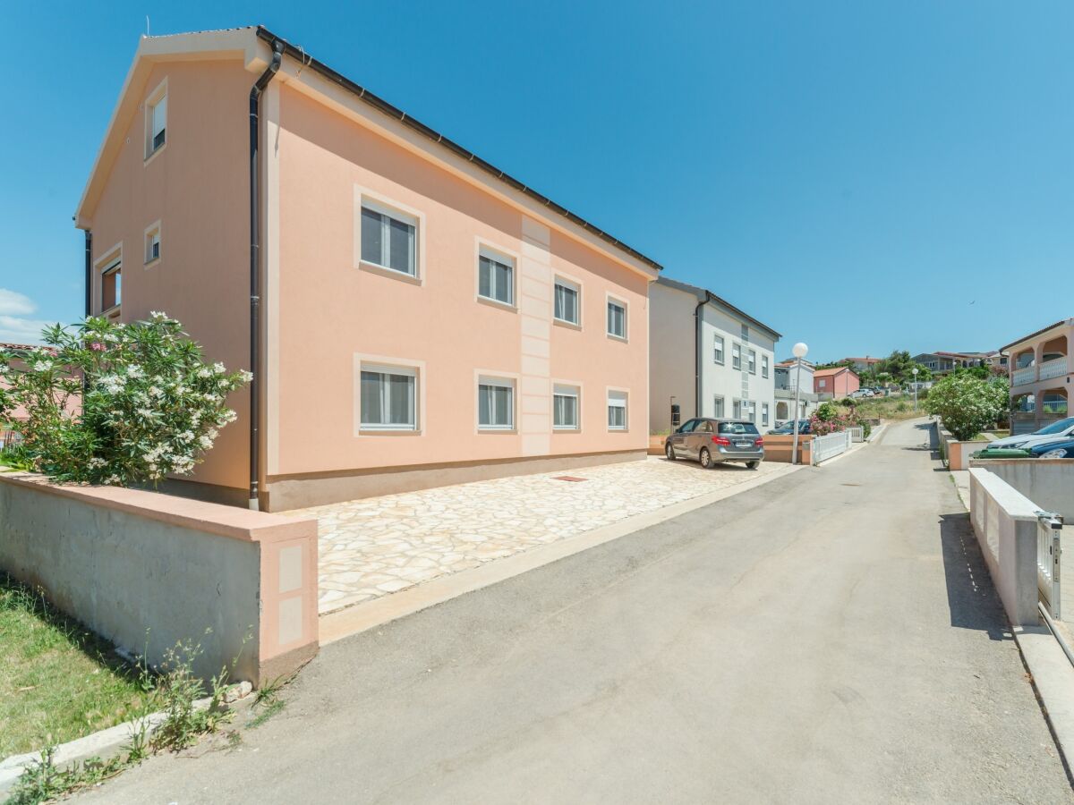 Apartment Two bedroom apartment with balcony Vir - Lozice, Vir A-18567-c - Outdoor photo 2
