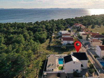 Apartment One bedroom apartment with balcony and sea view Vir - Kozjak, Vir A-18589-b in Vir - Apartment