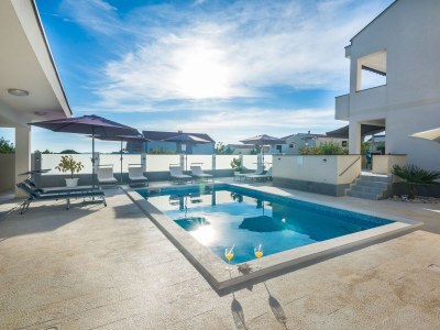 Apartment One bedroom apartment with balcony and sea view Vir - Kozjak, Vir A-18589-b - Outdoor photo 9