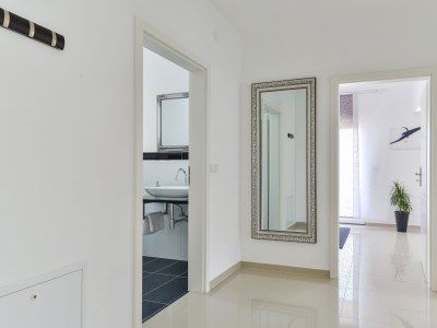 Apartment One bedroom apartment with balcony and sea view Vir - Kozjak, Vir A-18589-b - Outdoor photo 19