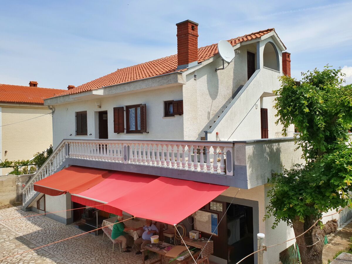 Apartment Two bedroom apartment with balcony Šilo, Krk A-18752-b