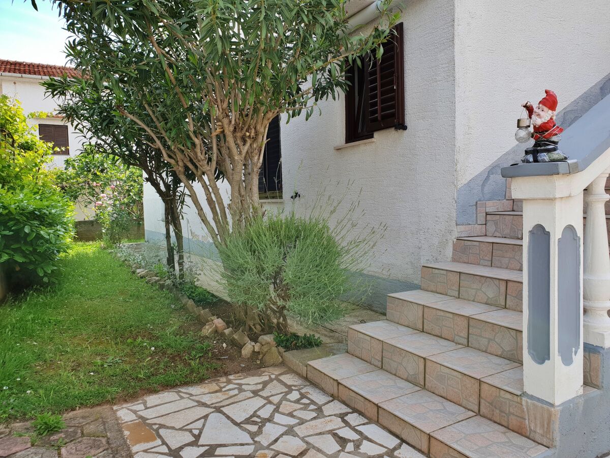 Apartment Two bedroom apartment with balcony Šilo, Krk A-18752-b - Outdoor photo 5