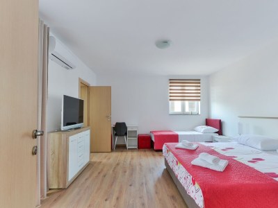 Apartment Two bedroom apartment with balcony Vir A-18592-a - Outdoor photo 8