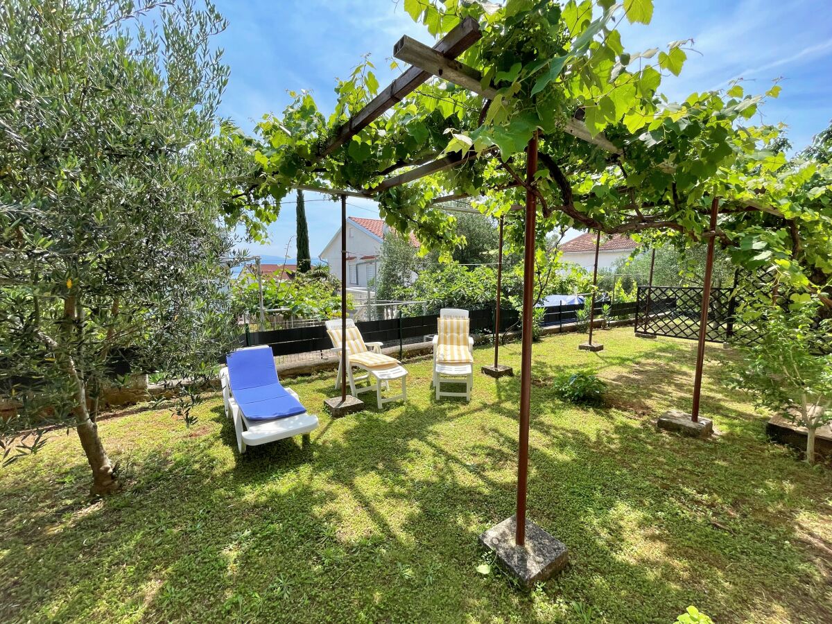 Apartment Three bedroom apartment with terrace and sea view Šilo, Krk A-18757-b - Outdoor photo 5