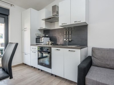 Apartment Two bedroom apartment near beach Vir - Kozjak, Vir A-19094-a - Outdoor photo 9