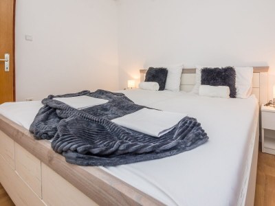 Apartment Two bedroom apartment near beach Vir - Kozjak, Vir A-19094-a - Outdoor photo 11