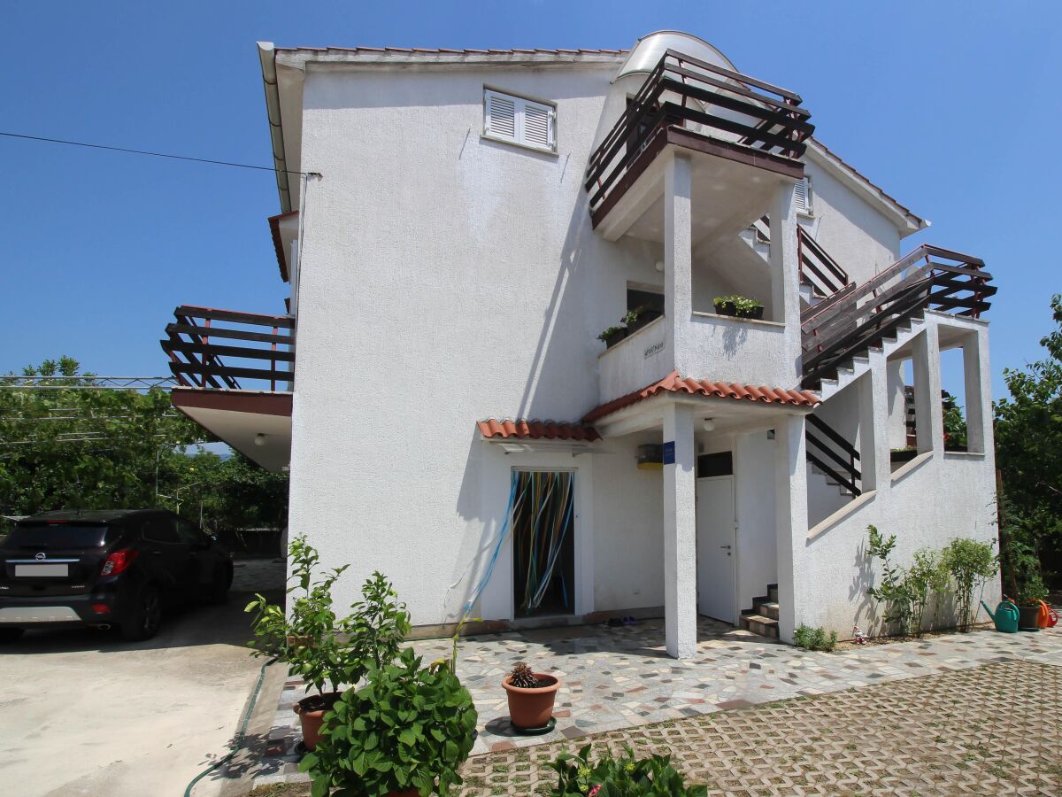 Apartment Two bedroom apartment with balcony Šilo, Krk A-18763-b - Outdoor photo 3