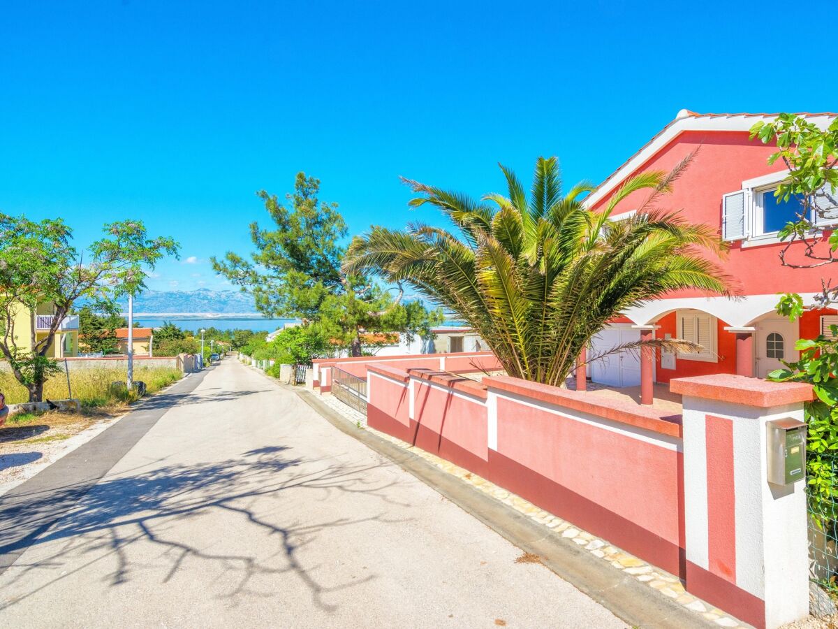 Apartment Two bedroom apartment with terrace and sea view Vir - Lozice, Vir A-19099-a - Outdoor photo 2