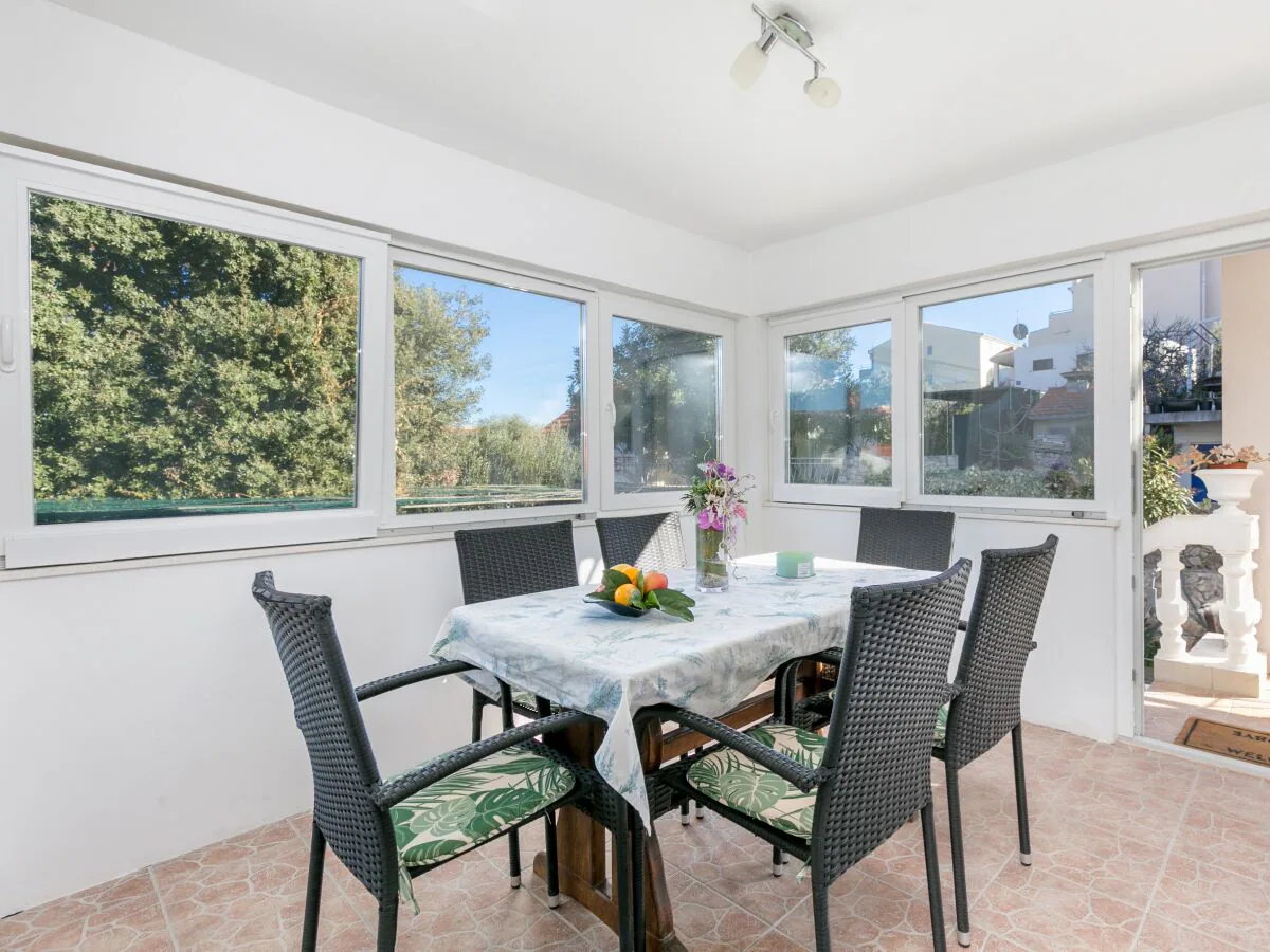 Apartment Two bedroom apartment with terrace and sea view Sevid, Trogir A-19105-b