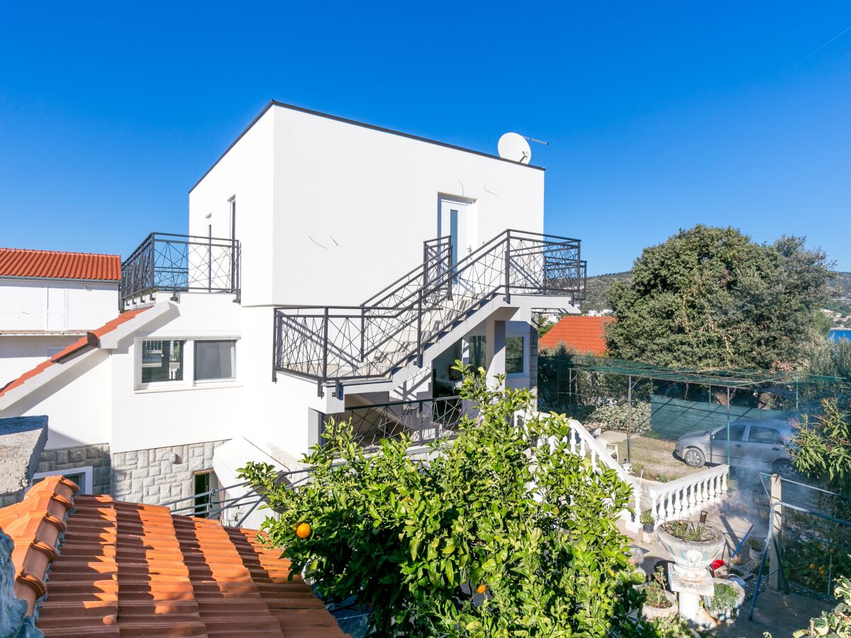 Apartment Two bedroom apartment with terrace and sea view Sevid, Trogir A-19105-b - Outdoor photo 3