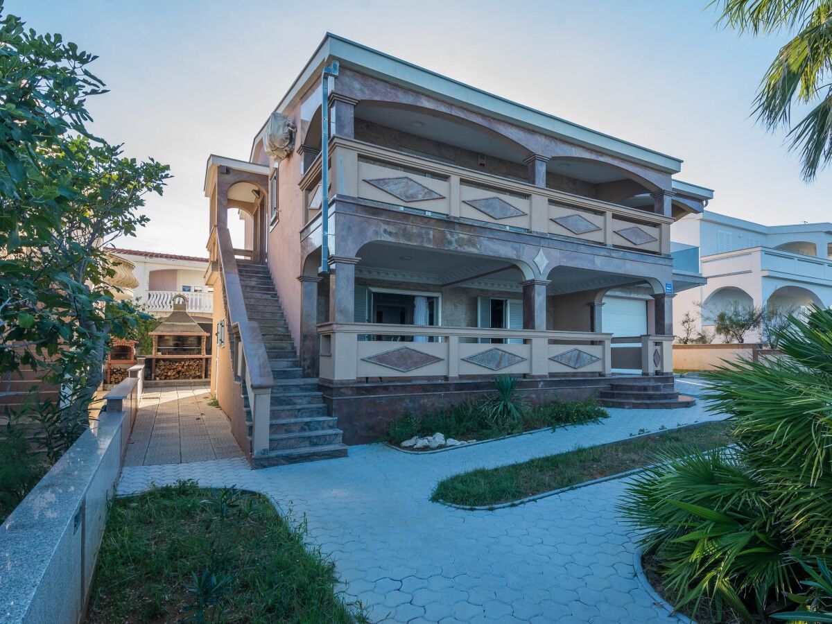 Apartment Two bedroom apartment near beach Vir - Kozjak, Vir A-19117-b - Outdoor photo 3