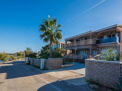 Apartment Two bedroom apartment near beach Vir - Kozjak, Vir A-19117-b - Outdoor photo 2