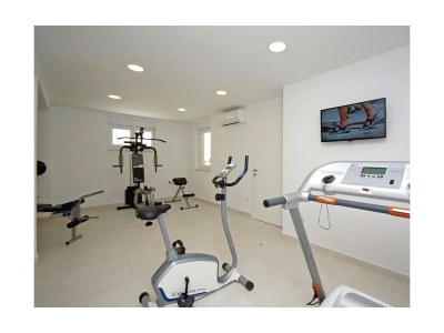 Apartment One bedroom apartment with air-conditioning Makarska A-19147-a - Outdoor photo 13