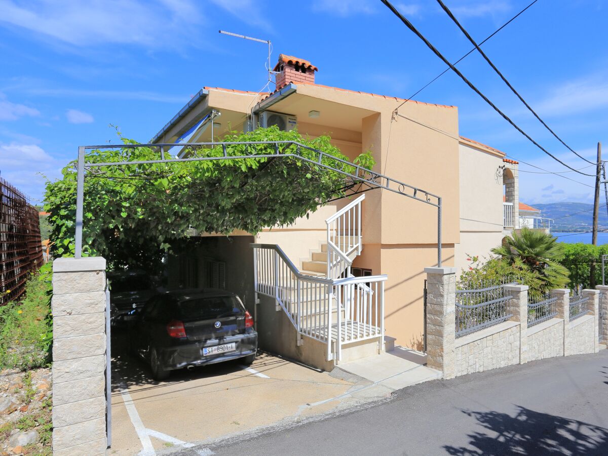 Apartment Two bedroom apartment with terrace and sea view Arbanija, Čiovo A-18797-a - Outdoor photo 3