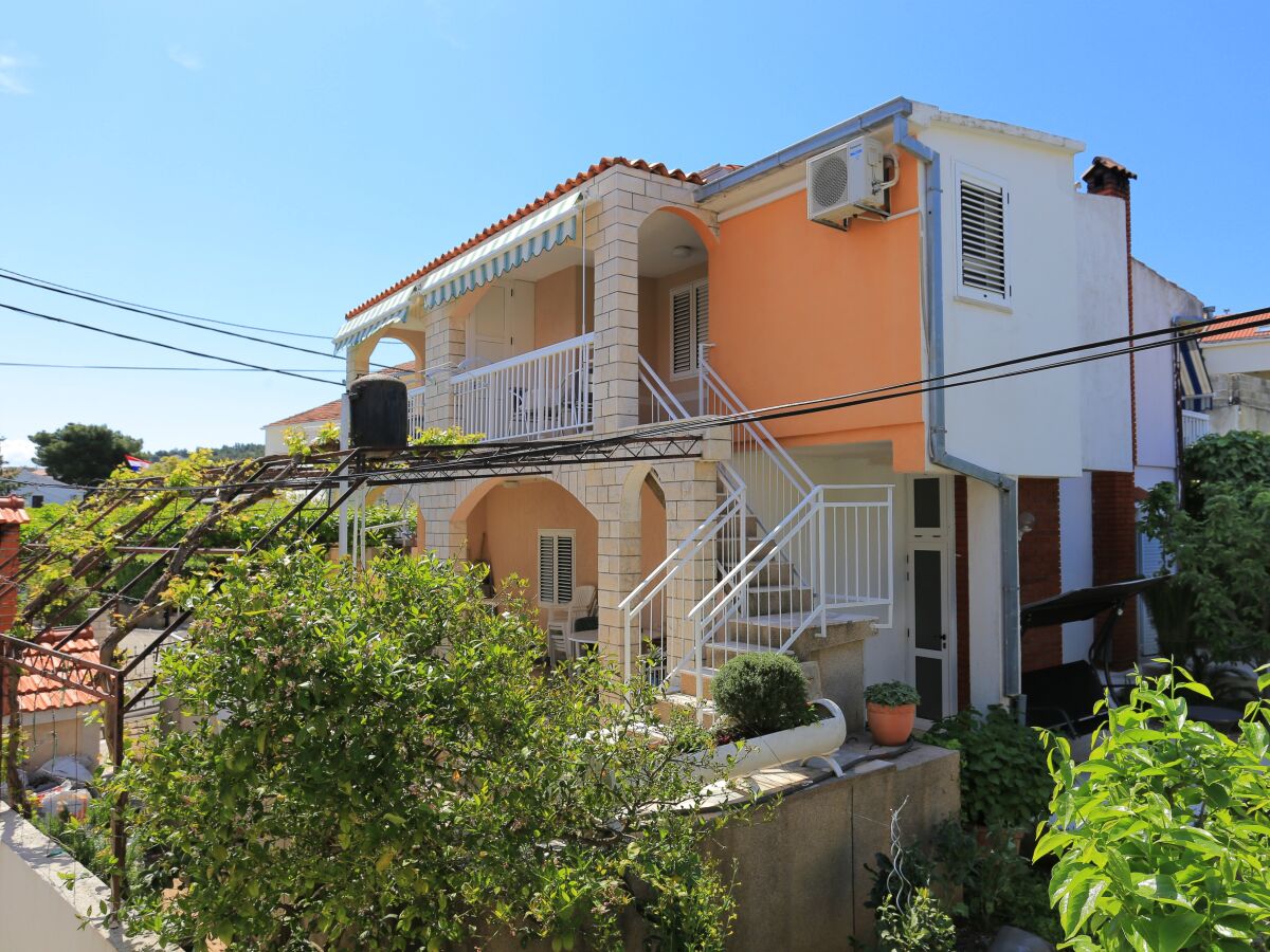 Apartment Two bedroom apartment with terrace and sea view Arbanija, Čiovo A-18797-a - Outdoor photo 4