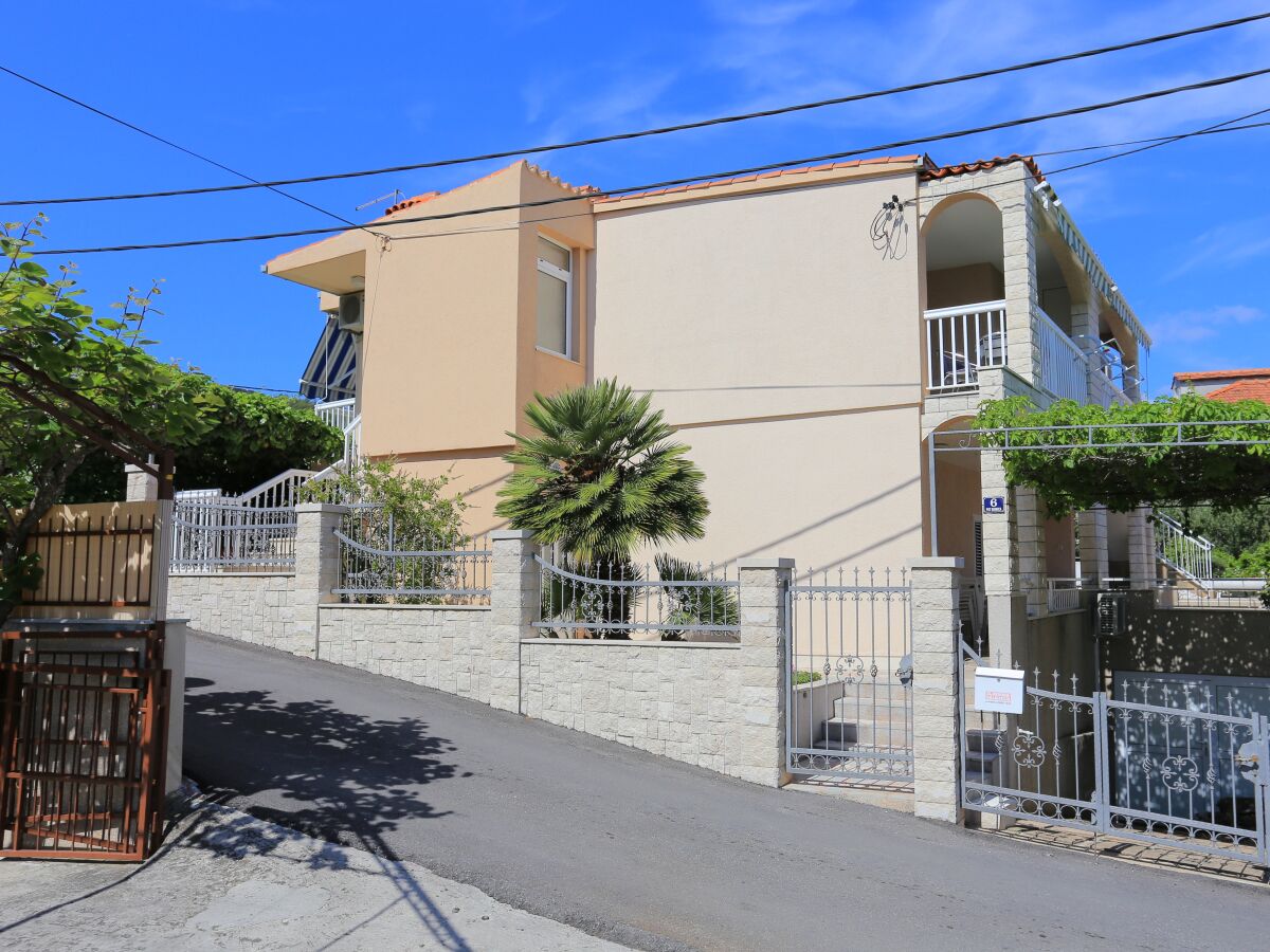 Apartment Two bedroom apartment with terrace and sea view Arbanija, Čiovo A-18797-a - Outdoor photo 5