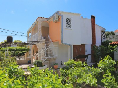 Apartment Two bedroom apartment with terrace and sea view Arbanija, Čiovo A-18797-a - Outdoor photo 6