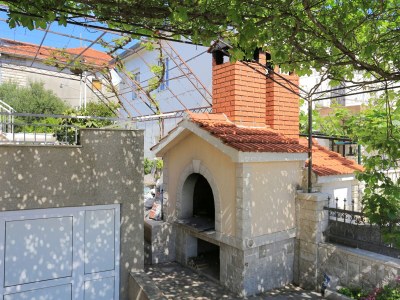 Apartment Two bedroom apartment with terrace and sea view Arbanija, Čiovo A-18797-a - Outdoor photo 9