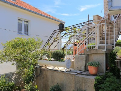 Apartment Two bedroom apartment with terrace and sea view Arbanija, Čiovo A-18797-a - Outdoor photo 12