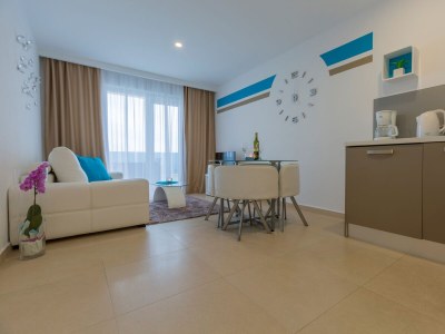 Apartment One bedroom apartment with terrace and sea view Makarska A-19147-e - Outdoor photo 16