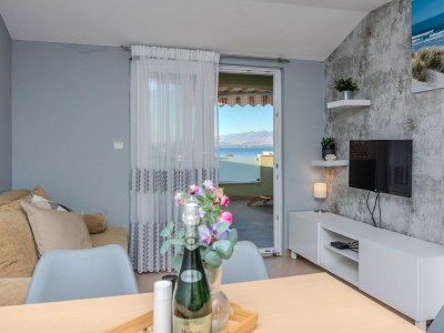 Apartment Two bedroom apartment with balcony and sea view Vir - Lozice, Vir A-18593-b - Outdoor photo 8