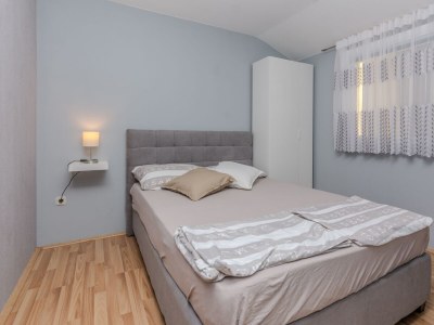 Apartment Two bedroom apartment with balcony and sea view Vir - Lozice, Vir A-18593-b - Outdoor photo 13