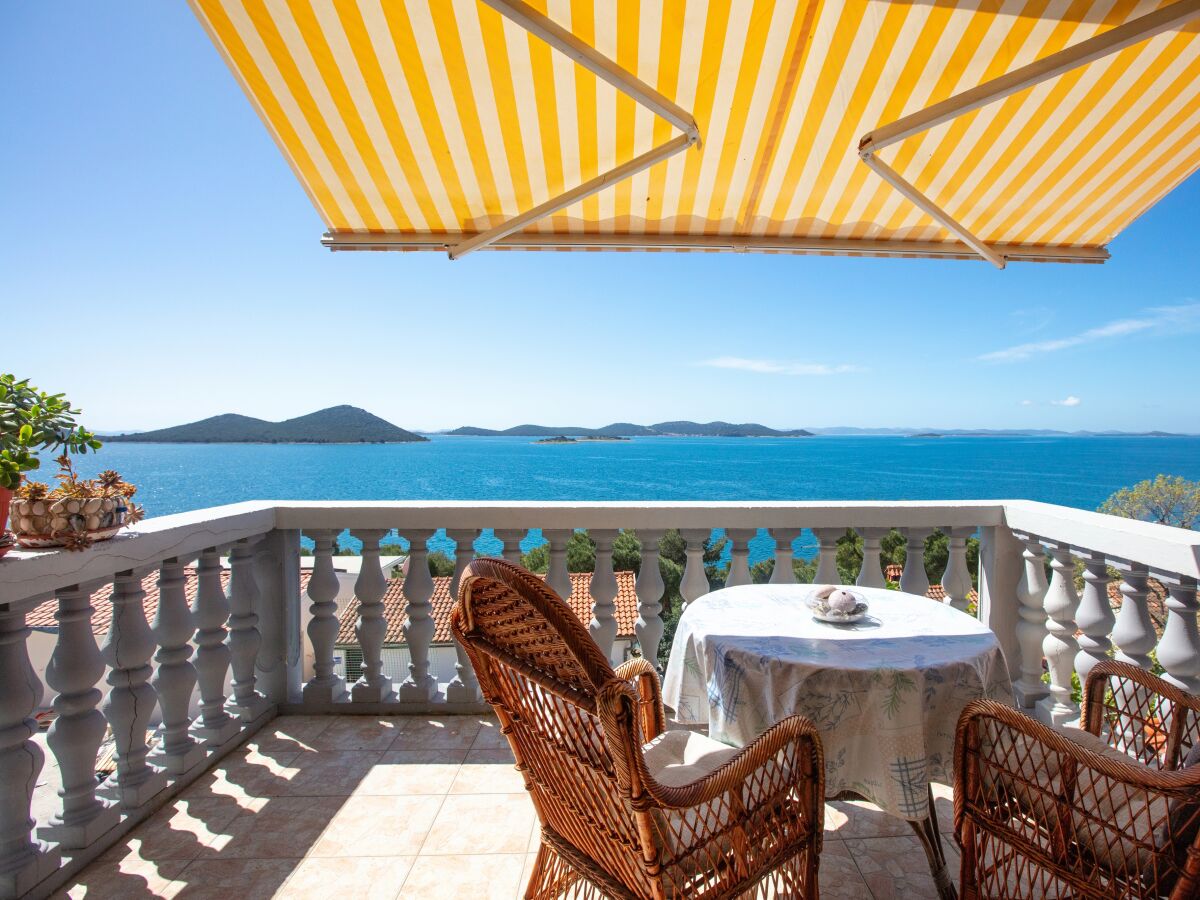 Apartment One bedroom apartment with terrace and sea view Drage, Biograd A-19189-b