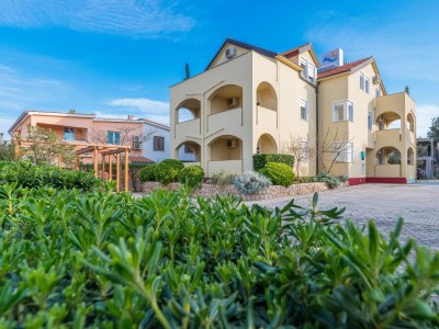 Apartment Two bedroom apartment with balcony and sea view Vir A-18603-f in Vir - Apartment